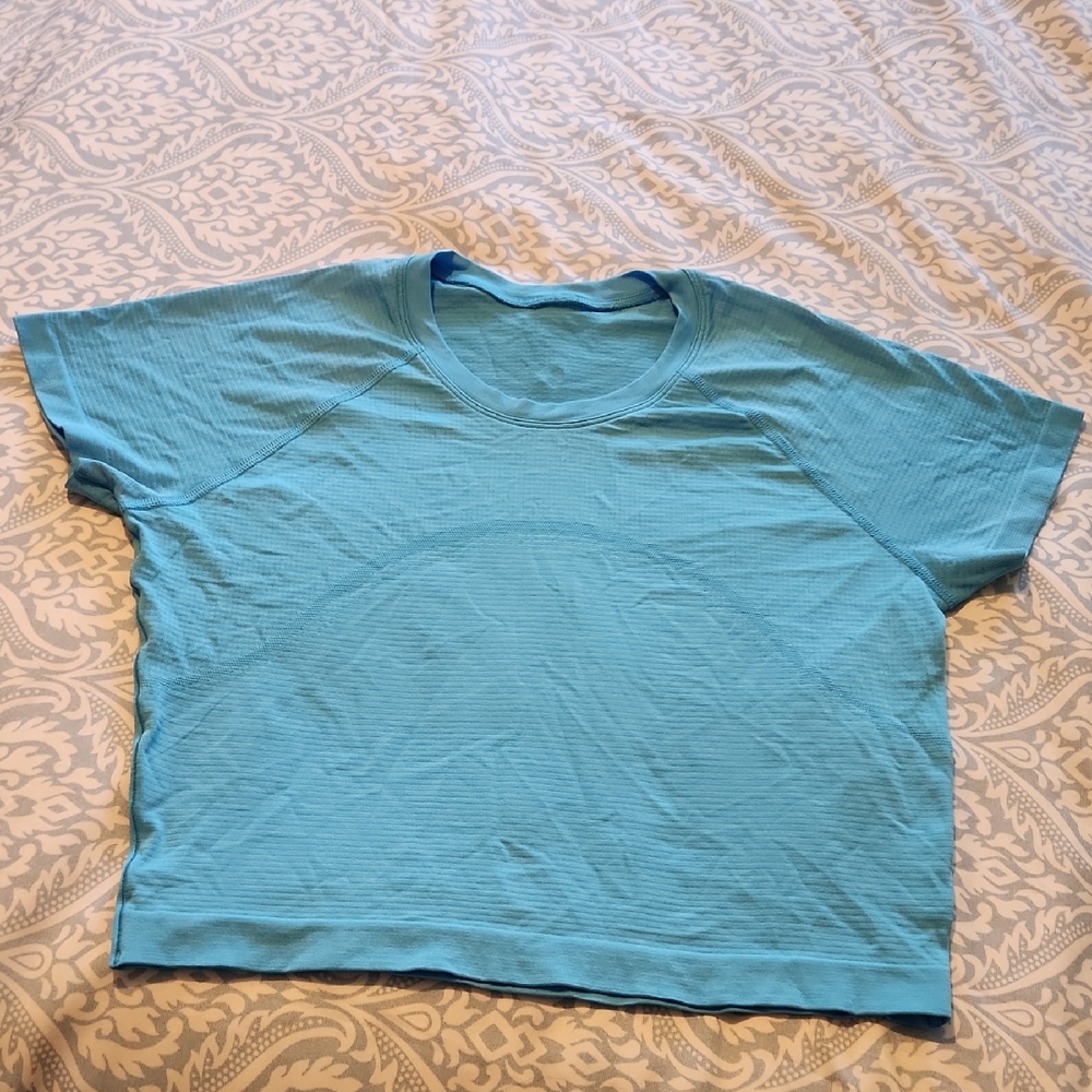 lululemon athletica Blue Crop Top